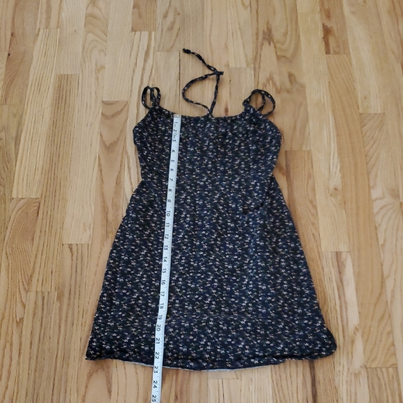 Sky and Sparrow Dresses & Skirts - Sky and Sparrow Black Floral Mini Dress